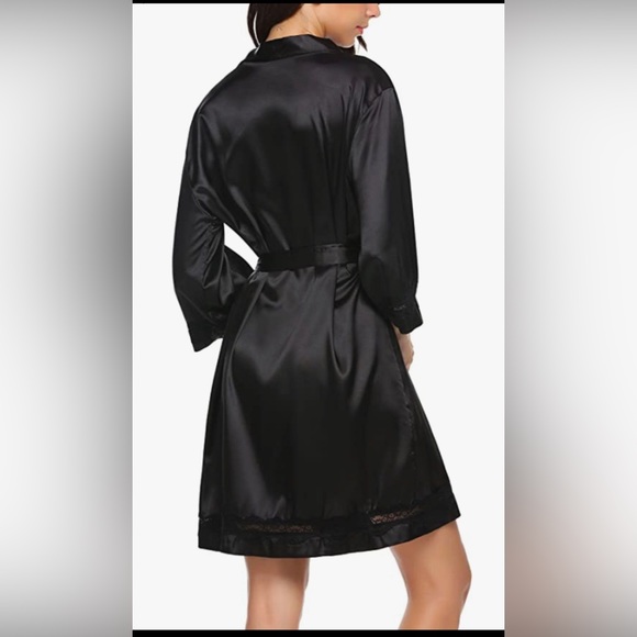 ❤️ SOLD ❤️ Bridesmaid Robe Black Satin Robe Wedding Party Bridesmaid - Picture 5 of 6